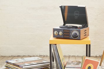 gpo bermuda vinyl player