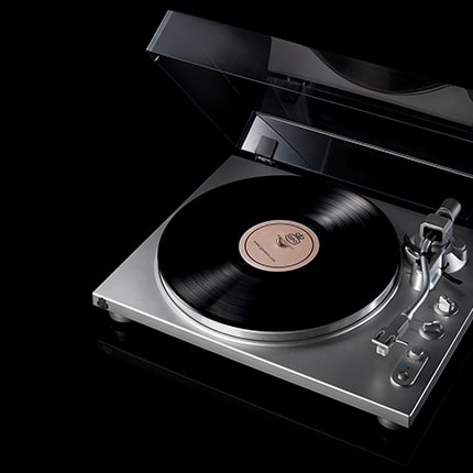 gpo piccadilly matte black turntable with speakers